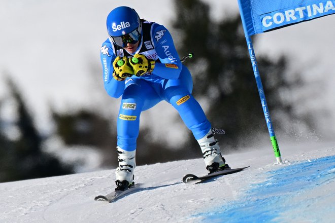 Elena Curtoni na poti do današnje zmage. FOTO: Jure Makovec/AFP
