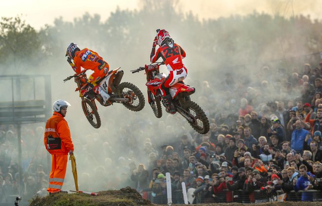 Lani je Jeffery Herlings premagal Tima Gajserja, ki si letos obeta obraten razplet. FOTO: Matej Družnik
