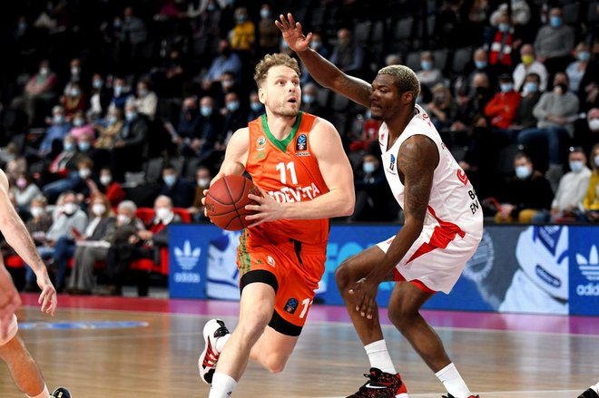 Jaka Blažič je le v tretji četrtini igral na ravni svojega strelskega ugleda. FOTO: Cedevita Olimpija
