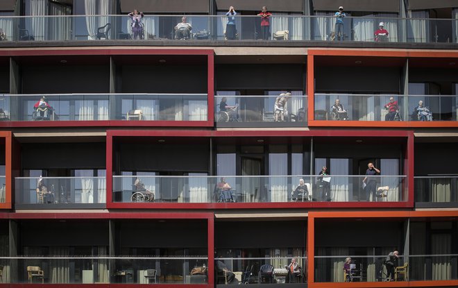 V Skupnosti socialnih zavodov Slovenije opozarjajo, da se višji stroški zavodov ne smejo prevaliti na uporabnike storitev. FOTO: Jože Suhadolnik/Delo
