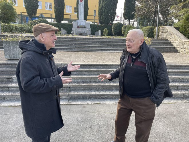 Lučjo Pertič s prijateljem Danilom Cubanom, nekdanjim igralcem in predsednikom nogometašev Kopra. Foto R. T.
