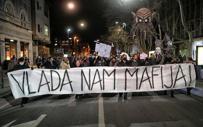 Tradicionalni petkovi protesti. FOTO:&nbsp;Blaž Samec/Delo
