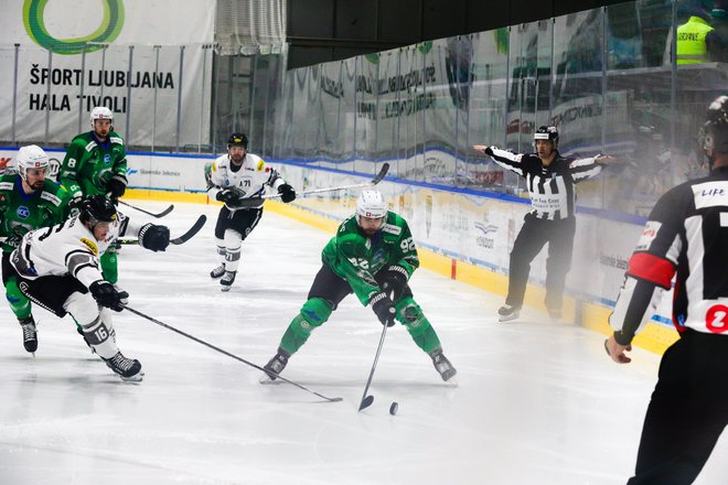 Hokejisti SŽ Olimpije so dosegli pomembno zmago. FOTO: Črt Piksi/Delo
