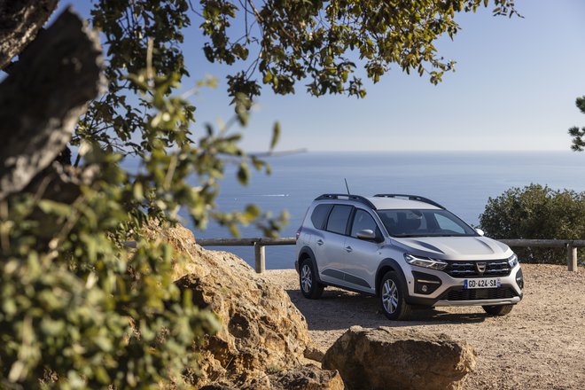 Dacia jogger utegne precej premešati karte na trgu vozil, ki merijo na družine in aktivne posameznike. FOTO:&nbsp;Dacia
