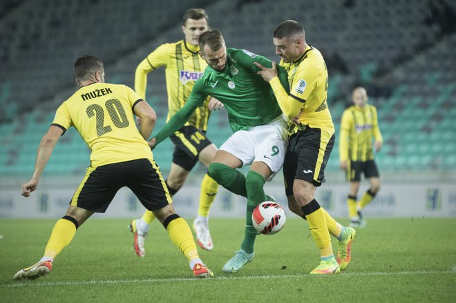 Prvi cilj Radomljanov v spomladanskem delu sezone je zagotovitev obstanka med slovensko elito. FOTO: Jure Eržen/Delo
