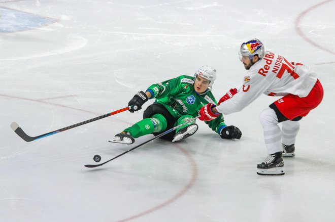 Prizor z oktobrskega dvoboja s starim rivalom Red Bull Salzburgom. FOTO: Voranc Vogel/Delo
