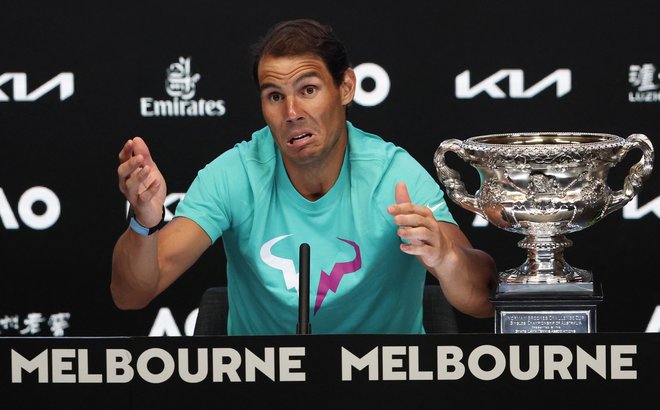 Rafael Nadal med novinarsko konferenco po zmagi v Melbournu. FOTO: Loren Elliott/Reuters
