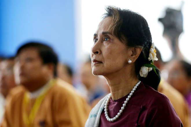 Aung San Su Či bodo ta mesec znova privedli pred sodišče. FOTO: AFP
