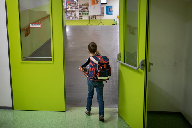 V tem šolskem letu je 11,6 odstotka šestletnikov ostalo v vrtcu. FOTO: Voranc Vogel/Delo
