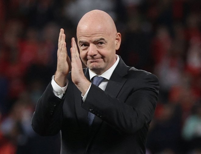 Gianni Infantino je v zadnjem hipu odpovedal svoj obisk Pekinga. FOTO: Ibraheem Al Omari/Reuters
