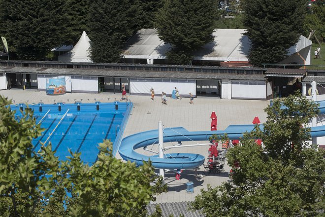 Kopališče Ilirija, ki je med Ljubljančani zelo priljubljeno, je bilo pred leti delno obnovljeno. FOTO: Jure Eržen/Delo
