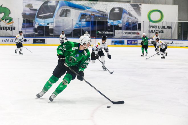 Olimpijini hokejisti so le enkrat zatresli mrežo Fehervarja. Foto Črt Piksi
