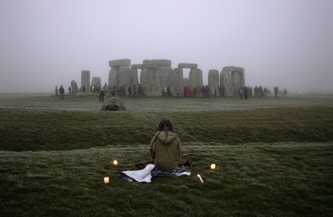 Skupnosti, ki so zgradile Stonehenge, so nekaj časa gojile žito in se kasneje spet vrnile k lovu in nabiralništvu. FOTO: Kieran Doherty/Reuters
