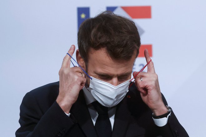 Emmanuel Macron je pred petimi leti začel predsedniški mandat kot neoliberalec, zdaj je vse večji golist.&nbsp;FOTO: Yoan Valat/Reuters
