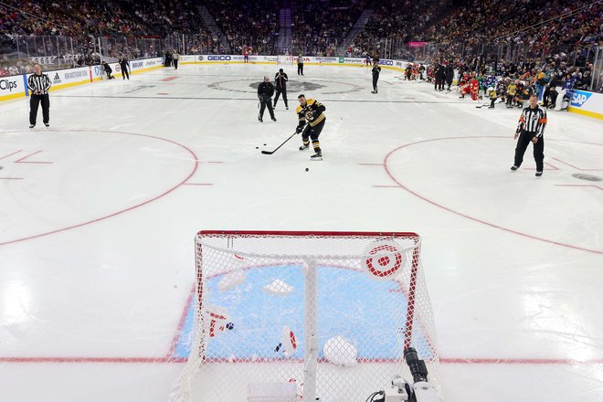 Najboljši hokejisti v NHL se ta konec tedna družijo v Las Vegasu, v Pekingu pa jih ne bo. FOTO: Ethan Miller/AFP
