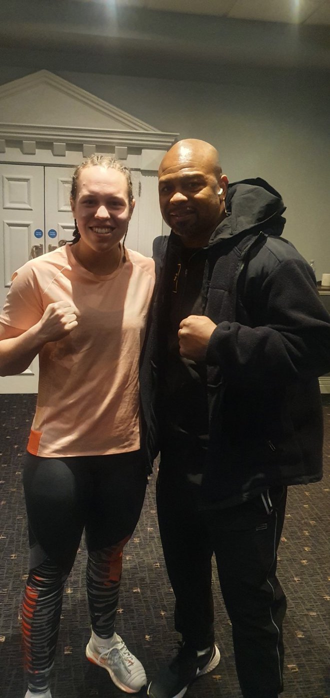 Roy Jones ml. je zaželel srečo Emi Kozin. FOTO: CFC
