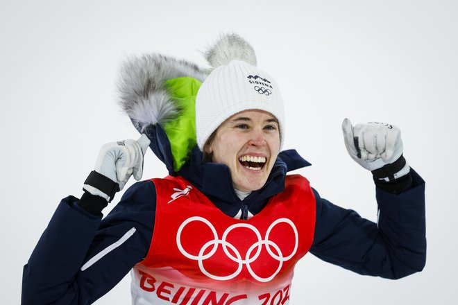 Urša Bogataj je pozlatila svoje olimpijske skoke. FOTO: Matej Družnik
