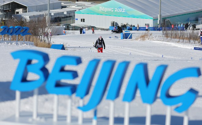 Pogled na nacionalno smučarsko središče nad Pekingom. FOTO: Marko Djurica/Reuters
