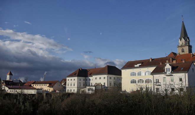 Med olimpijskimi igrami spomini uhajajo tudi v Kranj. Foto Blaž Samec
