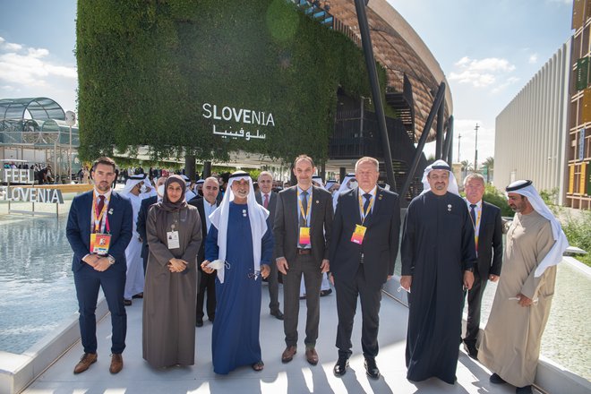 Slovenska delegacija na nacionalnem dnevu v Dubaju. FOTO: Patrik Vasl
