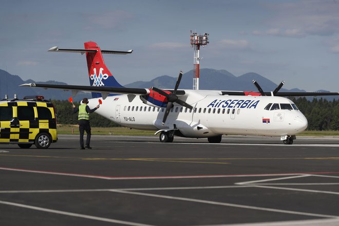 Air Serbia je med prevozniki z največ prejetimi subvencijami. FOTO: Leon Vidic/Delo
