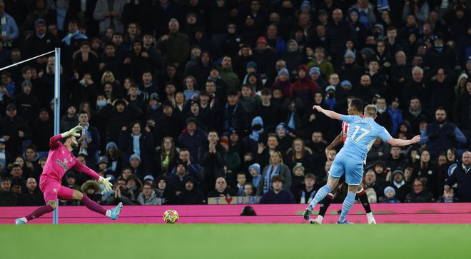 Kevin De Bruyne se je takole veselil gola. FOTO: Carl Recine/Reuters
