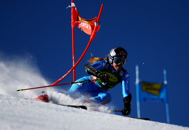 Sofia Goggia (na fotografiji med nastopom lani v Söldnu) je sezono do poškodbe odpeljala naravnost imenitno. FOTO: Lisi Niesner/Reuters
