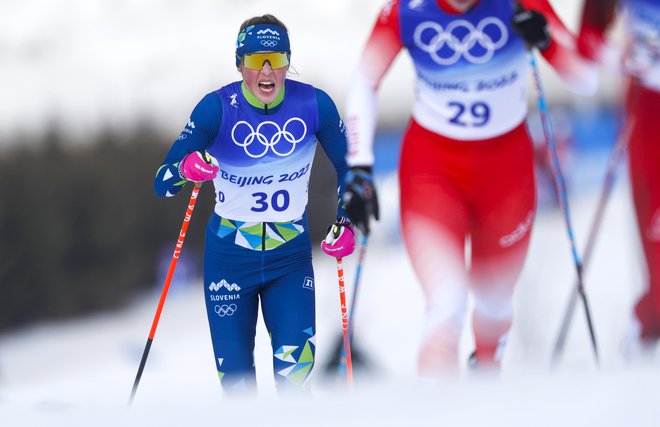 Anamarija Lampič je v vetru na 10 km garala in pokazala boljši tek kot v šprintu. FOTO: Matej Družnik/Delo
