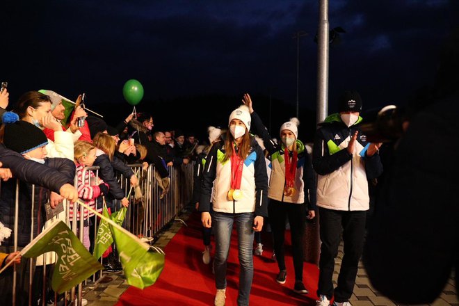 Sprejem olimpijske prvakinje Urše Bogataj. FOTO: Črt Piksi
