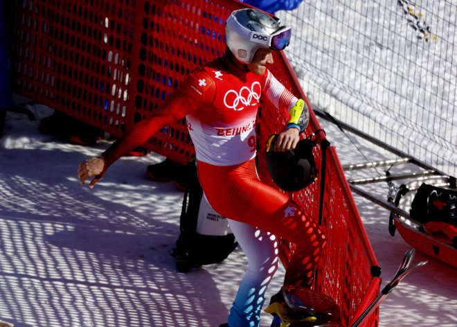 Prvi favorit za veleslalomsko zlato Marco Odermatt je bil zelo jezen po izpadu v supervelslalomu. FOTO: Thomas Peter/Reuters
