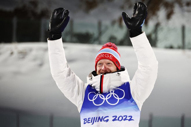 Norvežan Johannes Thingnes Bø je bil najhitrejši v sprinterski dicsiplini na 10 km in je osvojil že drugo zlato kolajno. FOTO: Kim Hong-ji Reuters
