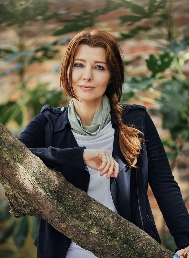 Elif Shafak verjame v transformativno moč zgodb, da nas združujejo, širijo obzorja in v nas nežno prebudijo empatijo in modrost. FOTO: Ferhat Elik
