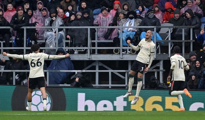 Zadetek Fabinha (drugi z desne) je odločil tekmo na štadionu Turf Moor. FOTO: Paul Ellis/AFP
