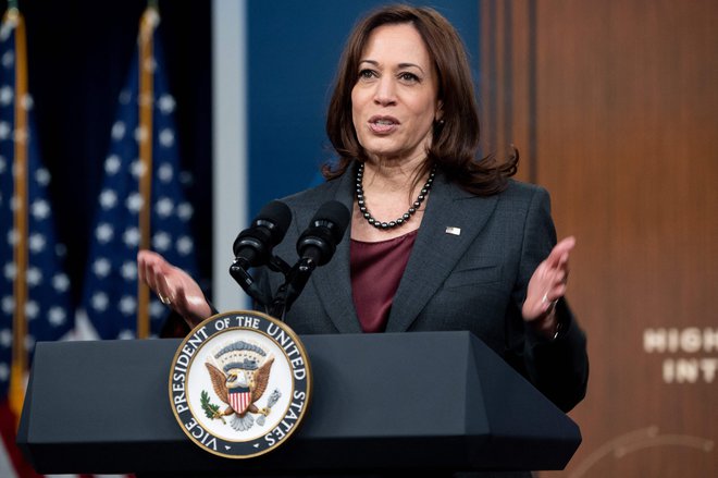 Ameriška podpredsednica Kamala Harris se bo srečala tudi z ukrajinskim predsednikom Volodimirjem Zelenskim. FOTO: Saul Loeb/AFP
