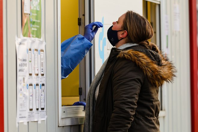 Testiranje na Kongresnem trgu v Ljubljani januarja letos. FOTO: Črt Piksi
