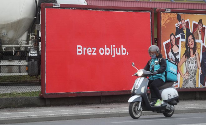 Eno od strateških vprašanj predvolilne aritmetike je tudi, koliko ljudi se bo letos udeležilo volitev. FOTO: Blaž Samec
