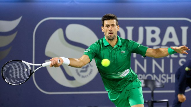 Novak Đoković se je vrnil z zmago. FOTO: Karim Sahib/AFP
