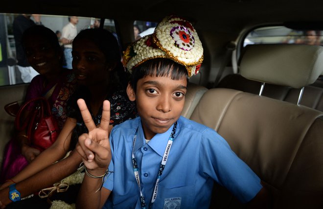 Pragnananda je šah začel igrati pri petih letih in kmalu izjemno napredoval. FOTO: Arun Sankar/AFP
