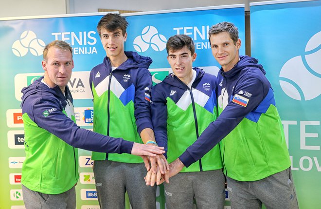 Kapetan Grega Žemlja ter igralci Sebastian Dominko, Matic Dimic in Blaž Rola gredo v goste močnemu Čilu. FOTO: Blaž Samec
