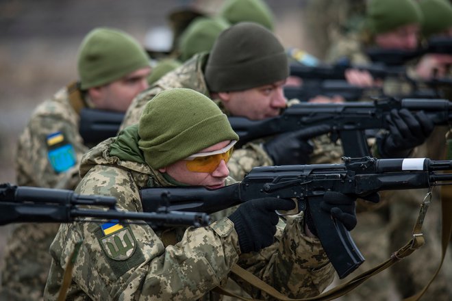 Po »slovenskem vzoru« so v Ukrajini pred kratkim ustanovili teritorialno obrambo. FOTO: Eyepress News Via Reuters Connect
