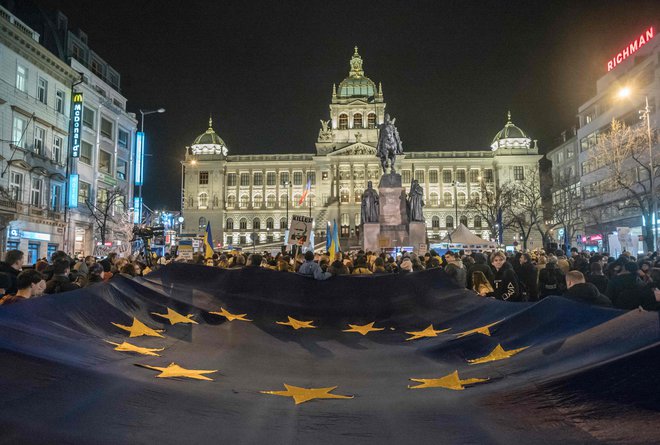 Demonstracije v podporo Ukrajini v Pragi. Michal Cizek/AFP
