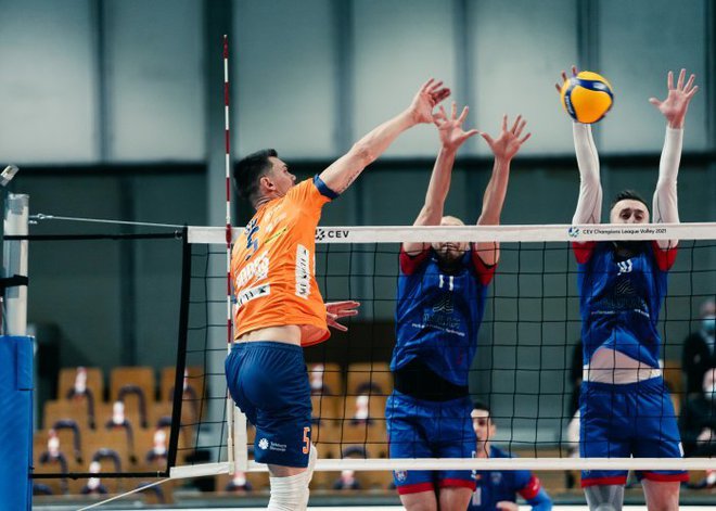 Alen Šket bo imel svoji vlogo in nalogo v napadu oranžnih zmajev. FOTO: Alen Hadžić/ACH Volley
