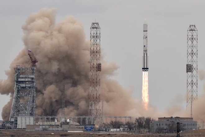 Evropski rover bodo izstrelili z rusko raketo proton (na fotografiji). FOTO: Kirill Kudryavtsev/AFP
