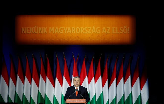 Orbán se je izkazal za neprimernega za uresničitev obljube, ki jo je dal na Trgu herojev leta 1989. FOTO: Bernadett Szabo/Reuters
