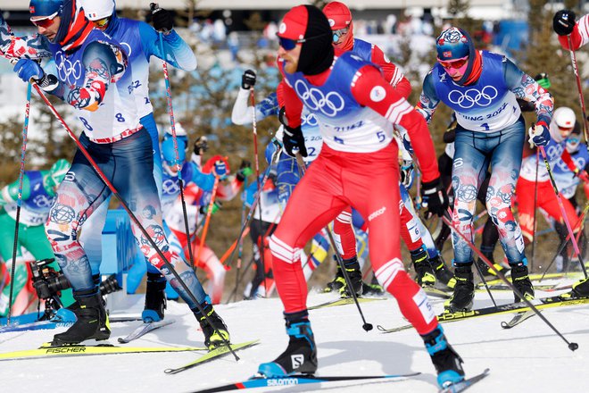 Johannes Hoesflot Klæbo (desno) je nazadnje uspešno tekmoval na olimpijskih igrah, zdaj je pred njim izziv zadnjih tekem v sezoni za svetovni pokal. FOTO:&nbsp;Odd Andersen/AFP
