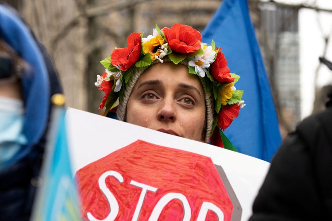 Ves svet se je poenotil v apelu, da je treba končati z ruskim napadom na Ukrajino&nbsp; FOTO: Jeenah Moon/Reuters
