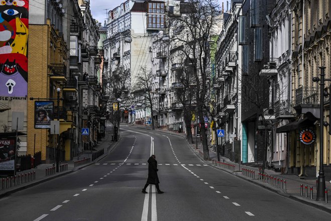 Prazne ulice Kijeva. FOTO:&nbsp;Aris Messinis/Afp
