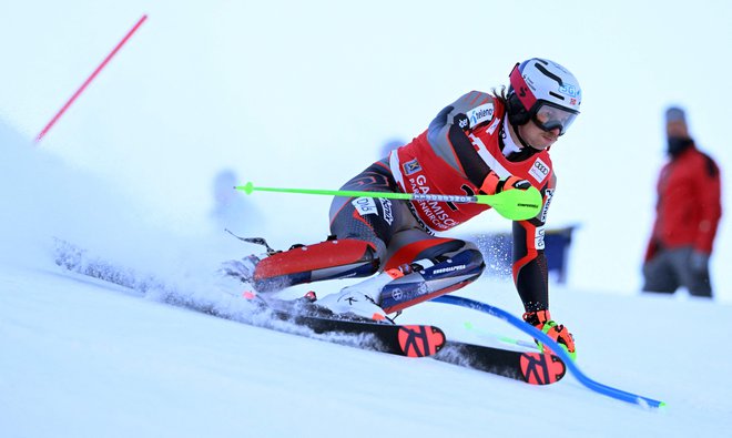 Henrik Kristoffersen na poti do zmage v Garmisch-Partenkirchnu. FOTO: Christof Stache/AFP
