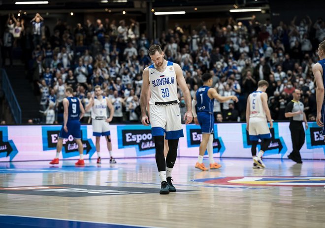 Zoran Dragić in soigralci so v petek zapustili igrišče s sklonjenimi glavami. FOTO: FIBA
