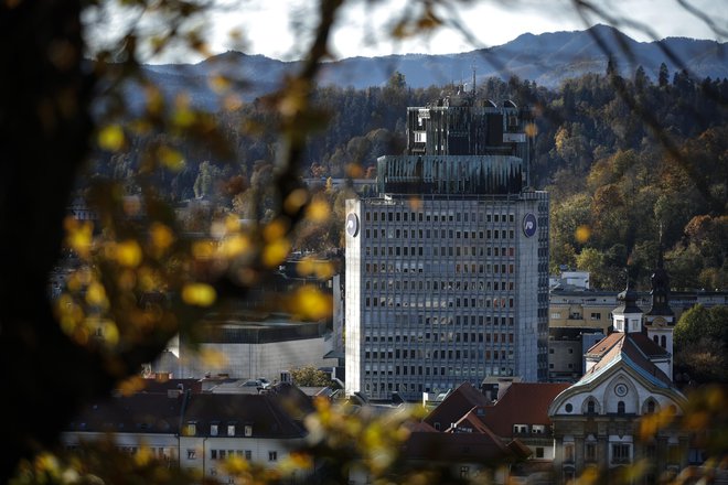 Slovensko banko Sberbank bi kupila največja slovenska banka NLB. FOTO: Uroš Hočevar/Delo
